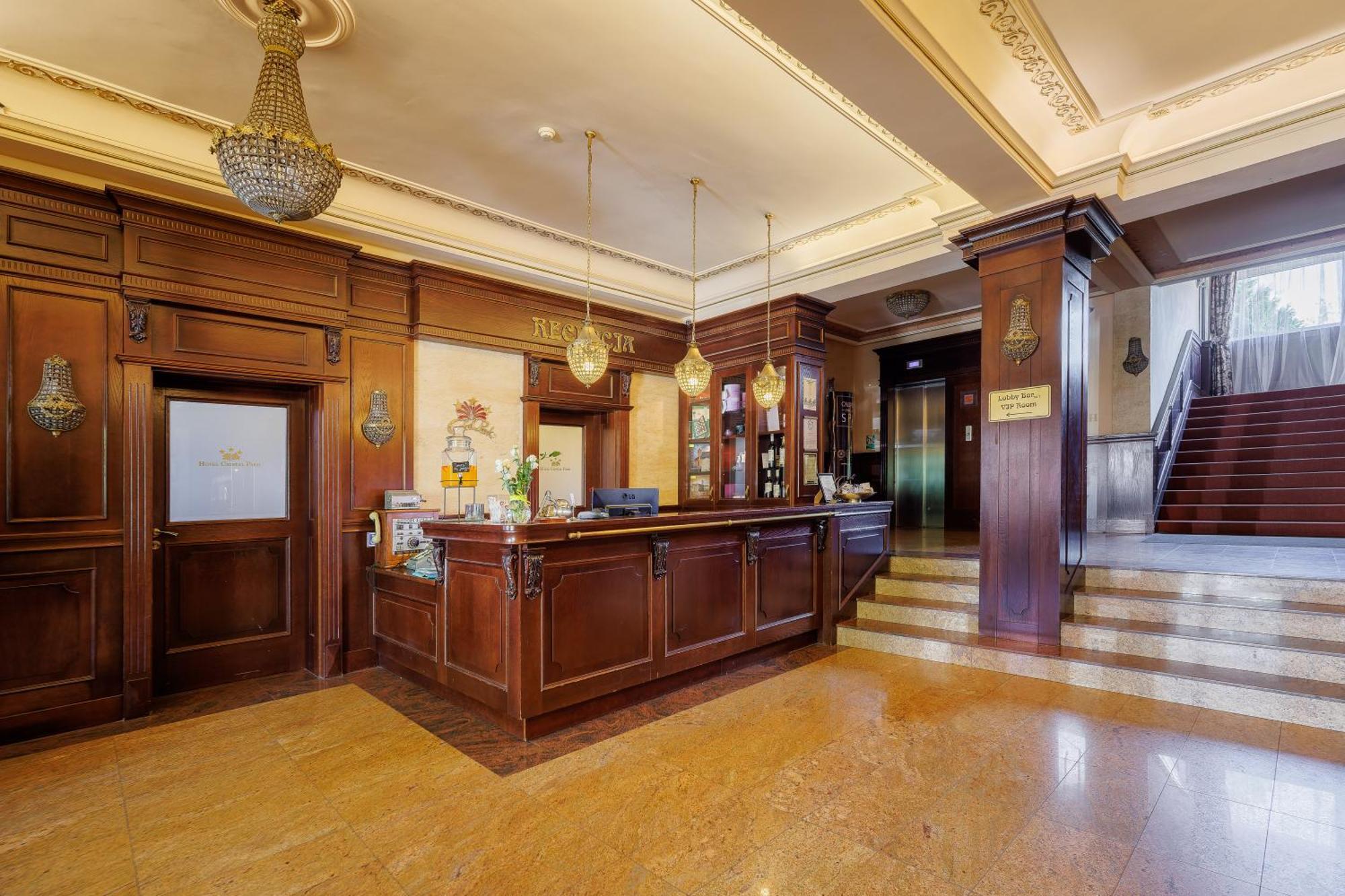 Hotel Cristal Park Tarnow Extérieur photo