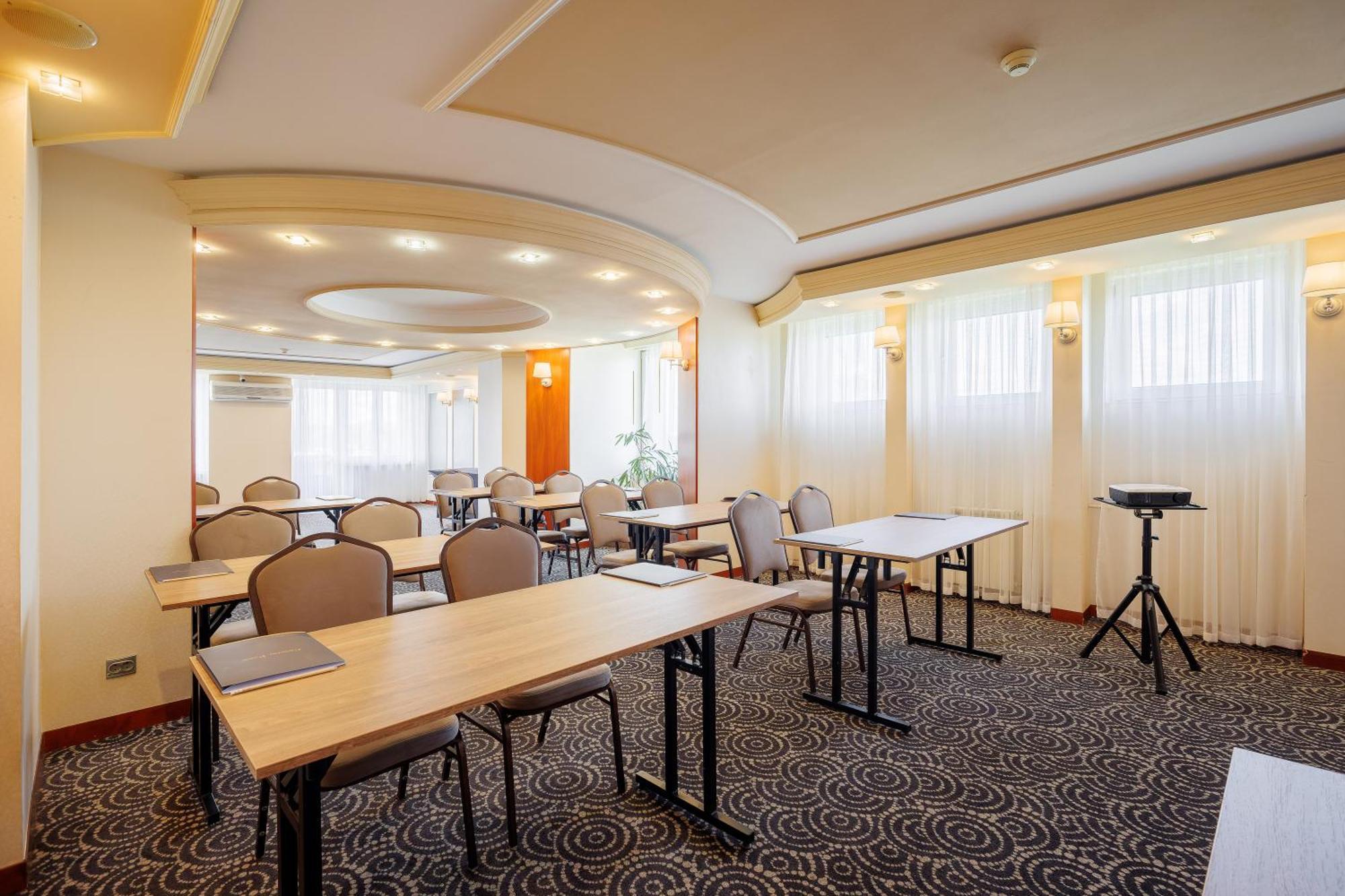 Hotel Cristal Park Tarnow Extérieur photo