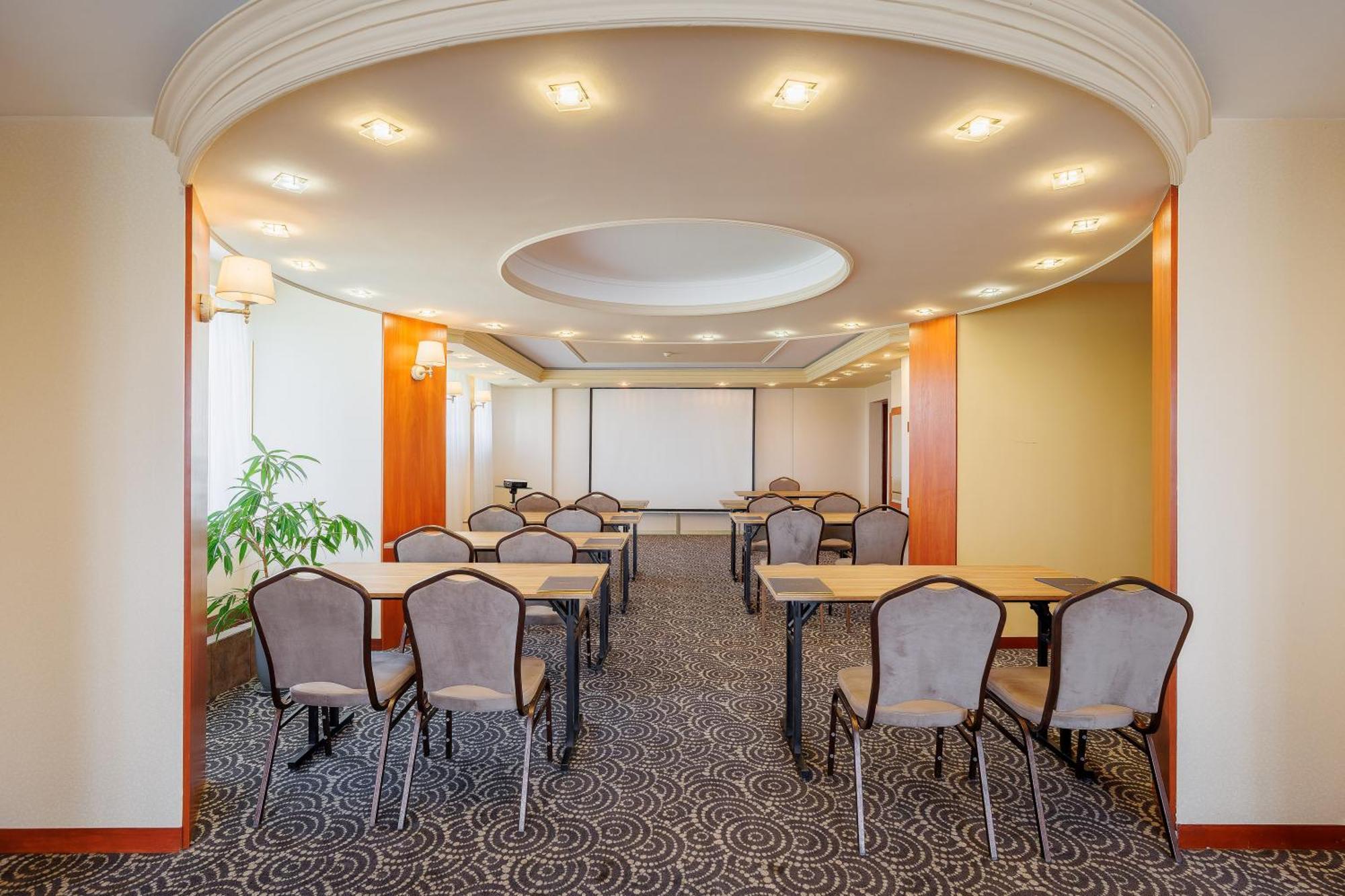 Hotel Cristal Park Tarnow Extérieur photo