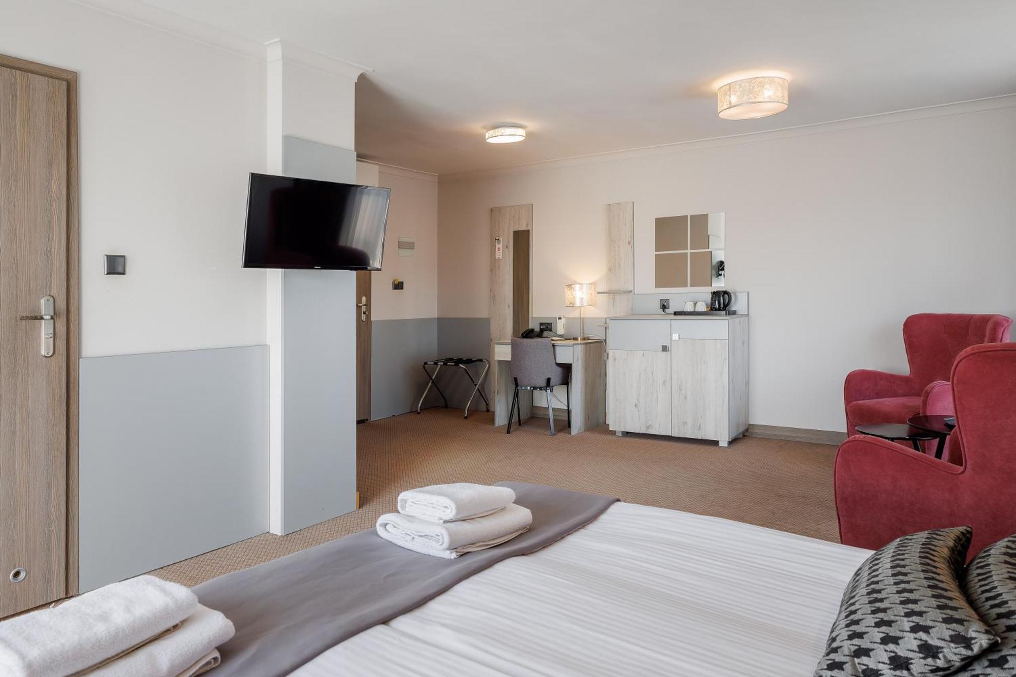Hotel Cristal Park Tarnow Extérieur photo