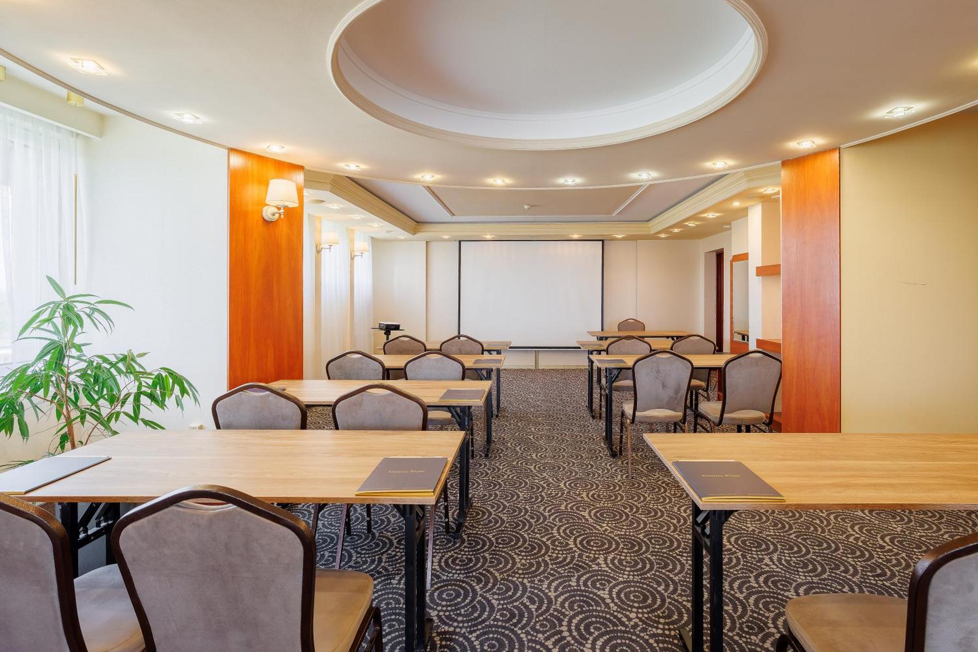 Hotel Cristal Park Tarnow Extérieur photo
